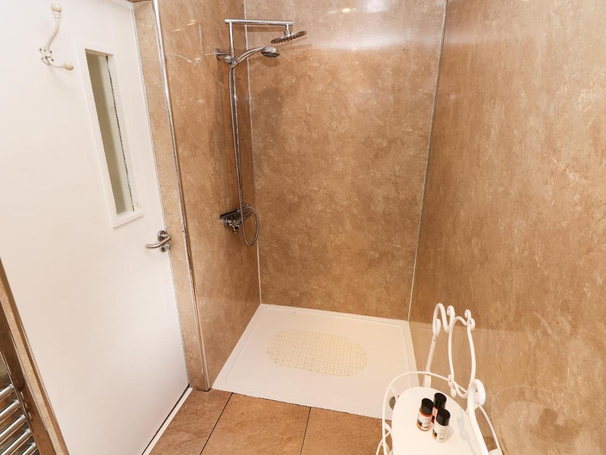 The Garden Flat Villa Saundersfoot Bagian luar foto